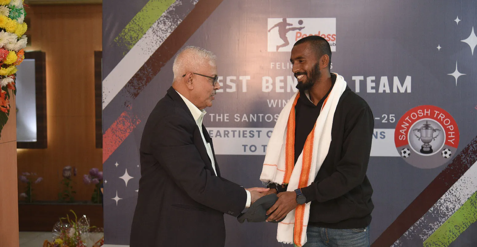 Manotosh Maji being felicitated by Shri Partha S Bhattacharyya, Chairman- PGFI