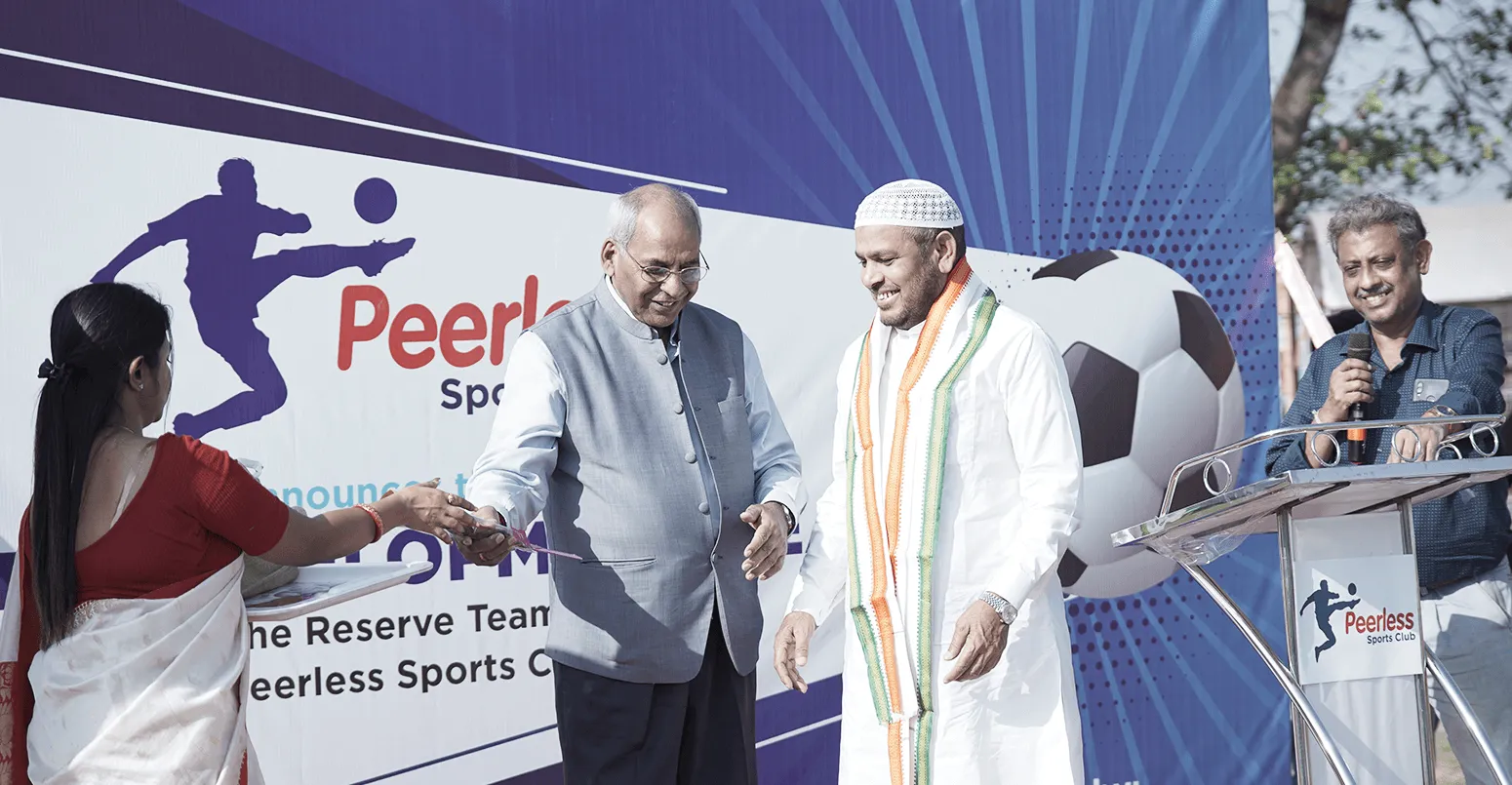 Mr. A. K. Mukhuty, Director & CFO, Peerless General Finance & Investment Co. Ltd, felicitating Md. Qamaruddin, President Mohd. Sporting Club during this launch event